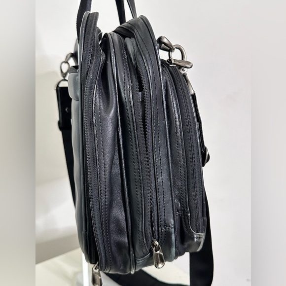 Briggs & Riley Black Leather bag - Picture 3 of 14